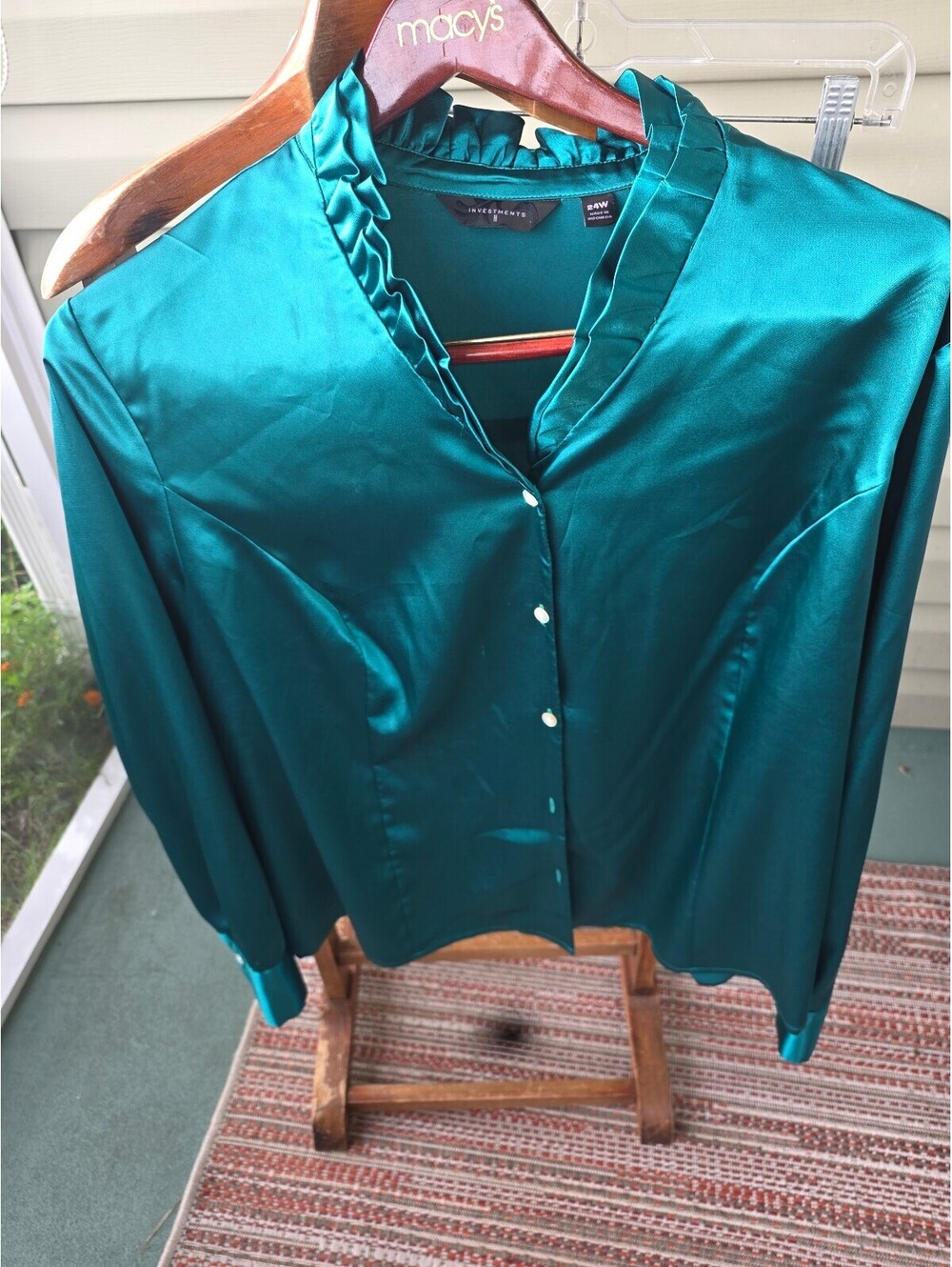 Investments II Women's Emerald Green Satin Blouse Size 24W with Ruffled Collar